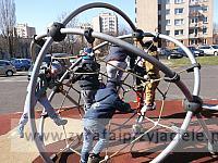 Spacer na plac zabaw